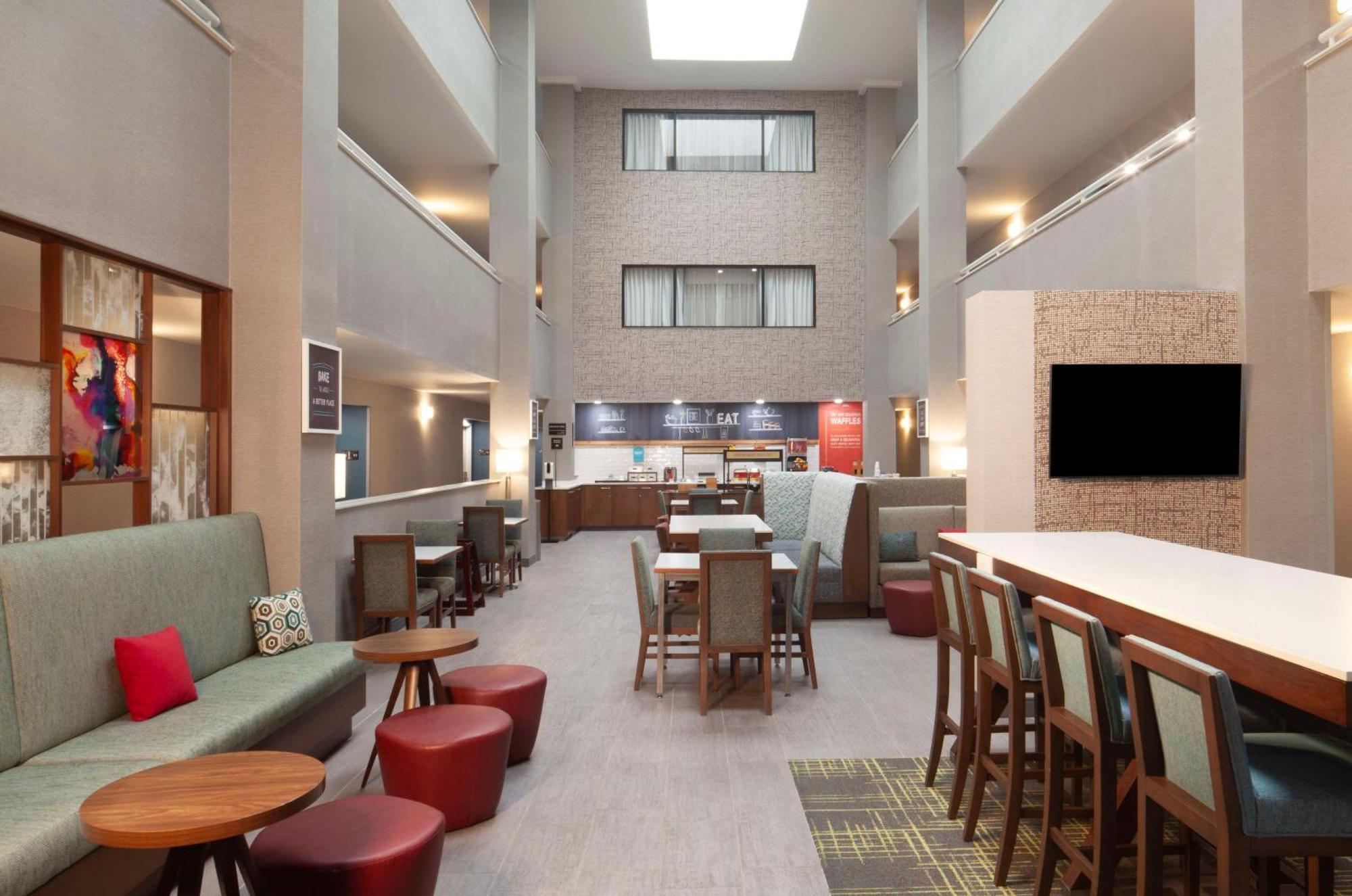 Hampton Inn Athens Buitenkant foto